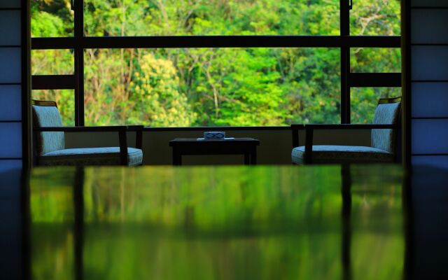 Yamanaka Onsen Ohanami Kyubei