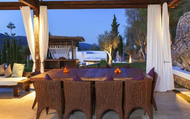 Holiday Home With Barbecue Space