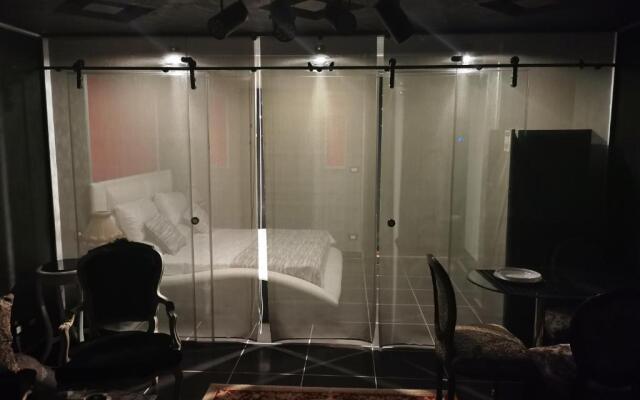 Chic Apartment 1