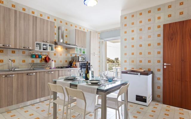 Pleasant Holiday Home in Donnalucata near Spiaggia Micenci