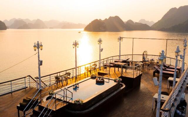 Paradise Grand Cruise Lan Ha Bay