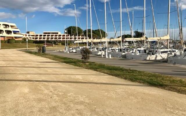 AS20085 - Studio spacieux avec piscine et parking commun