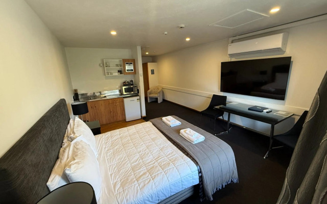 Airport Gateway Motor Lodge