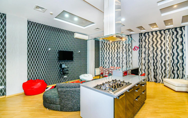 NIzami Street 4 Room DeLuxe. New Building!