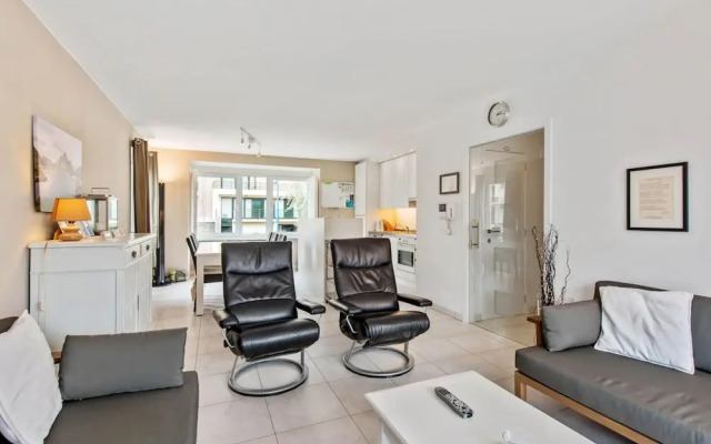 Apartment Near Zeedijk Beach