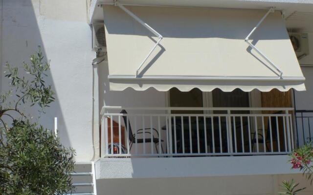 White Apartment 70m from the sea