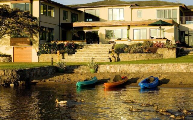 Nicara Lakeside Lodge