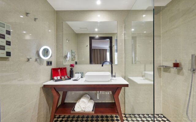 Hotel Cortes Rambla