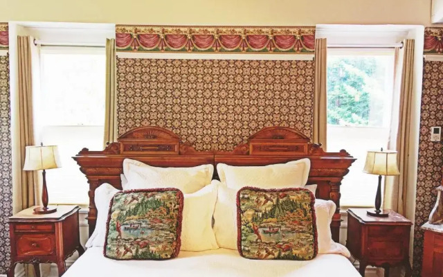 Churchill Manor B&B