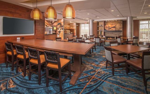 Fairfield Inn & Suites Easton