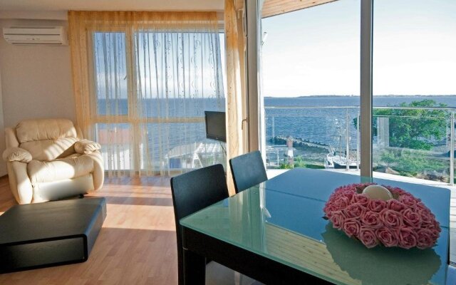 Nushev Hotel