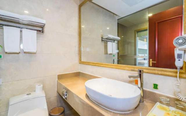 Vienna Classic SH Jinshanwei Railway Station