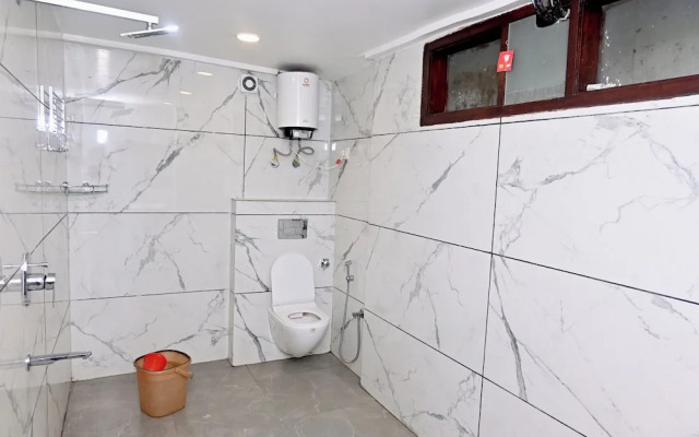 Hotel Golden By Admire Stay