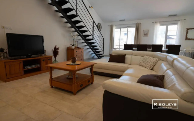 Sublime Loft de 130m² calme à Vias-Village