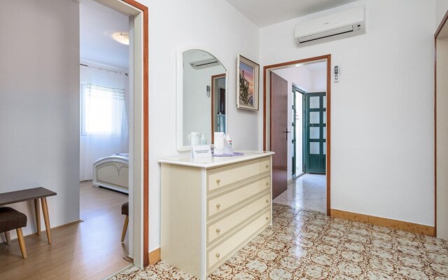 Amazing Home in Supetarska Draga With Wifi and 3 Bedrooms