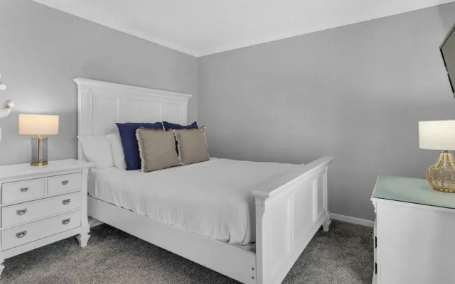 Southwinds K-8: Beachside & Pool Retreat