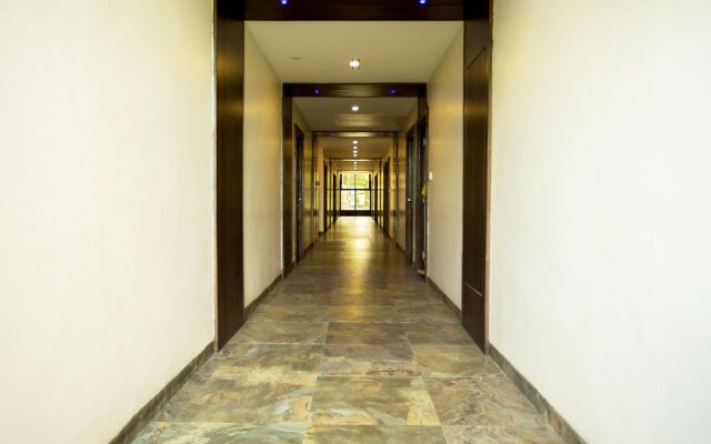 FabHotel Bee Town A.B Road