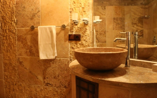 Kemerhan Hotel & Cave Suites