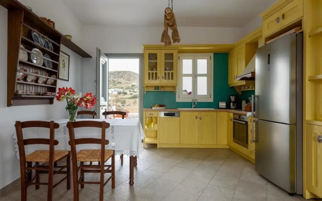 Irene Kimolos Villas