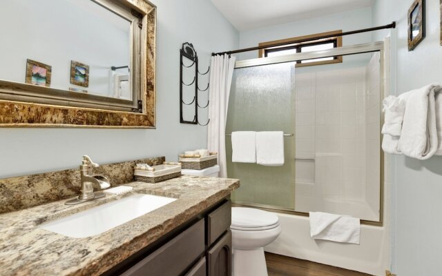 Lazy Llama Lodge #2150