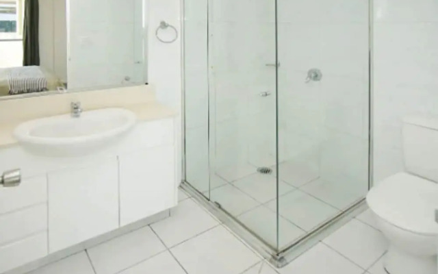 Deluxe Apartment with City Central View