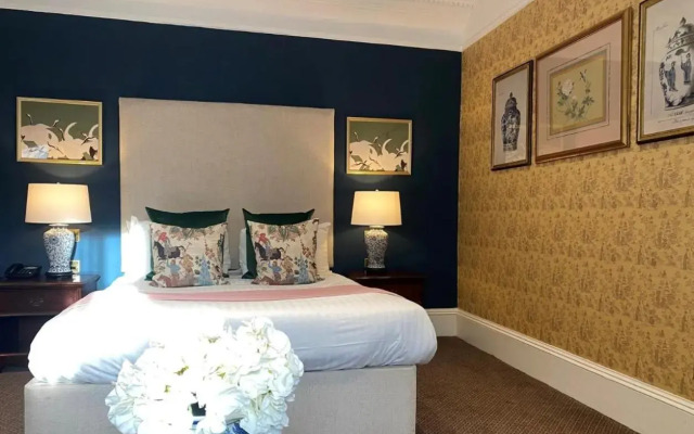 The Royal George Hotel