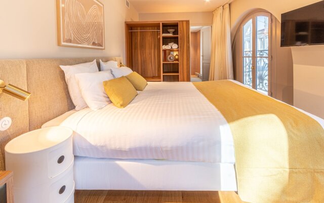 La Maison De Blanche