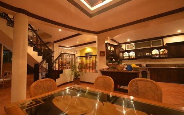 Robinland Vacation Home Badian