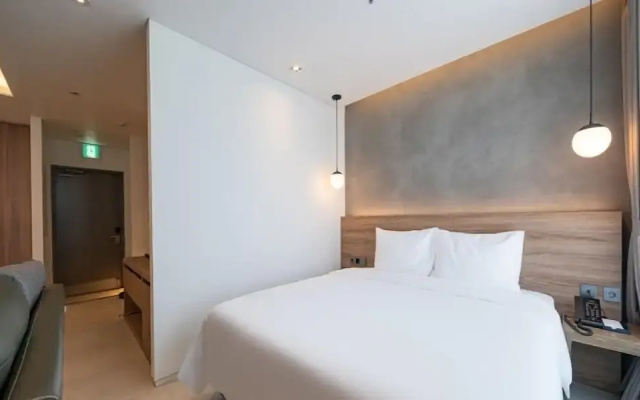 The Hound Hotel Bandalisland 2