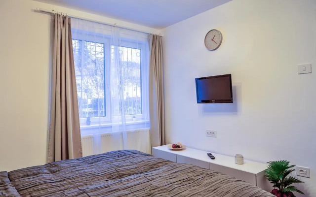 5 min to everything-Stylish-Modern-Old City Center