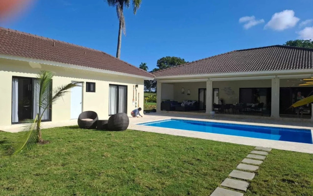 Luxury 5 Bedrooms Villa in Hispañola -sosua