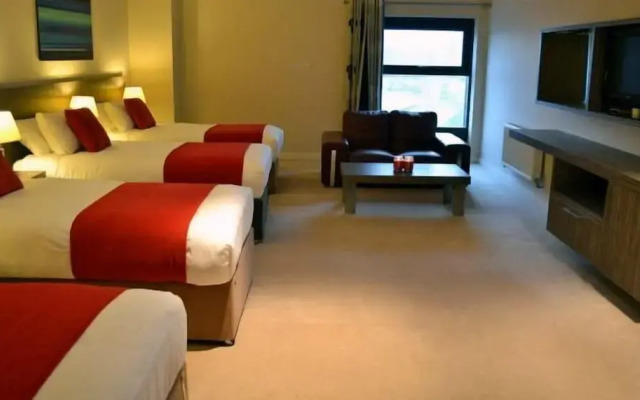 Carrick Plaza Suites & Apartments