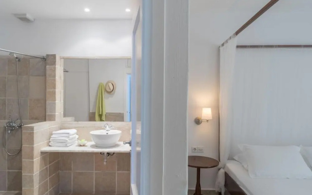 Skiathos Holidays Three-bedroom Villa