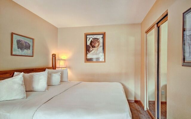 River Mnt Lodge W105D