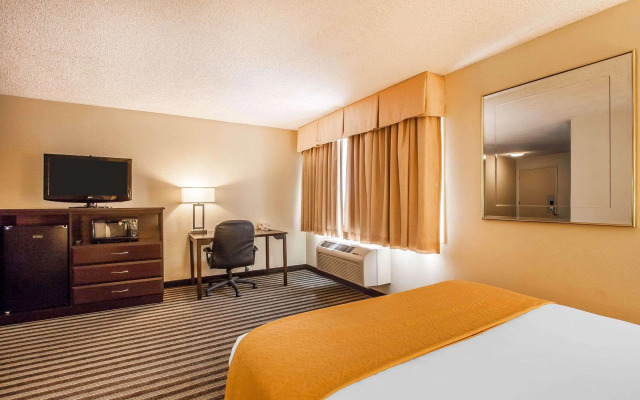 Quality Inn & Suites Vancouver - Hazel Dell