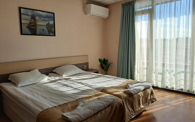 City Hotel