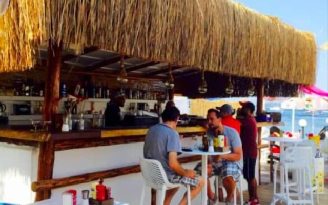 Estrella Beach Hotel