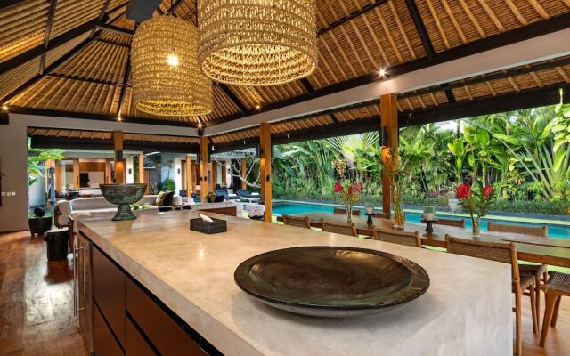 Villa Wolfe by Villa Finder