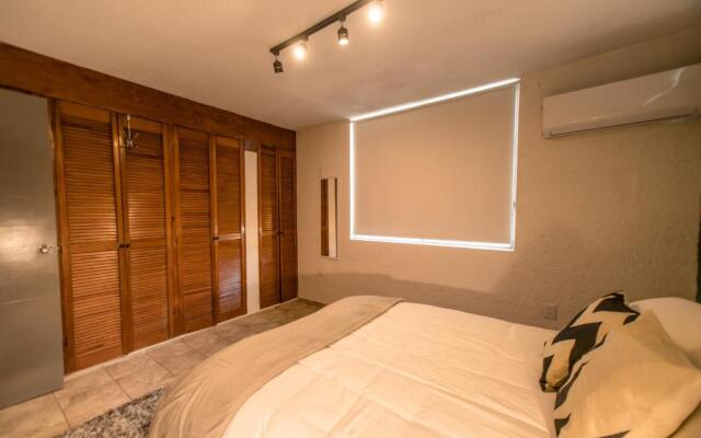 Depto. Hangar 4 col. Unidad Nacional Plaza Jalisco.