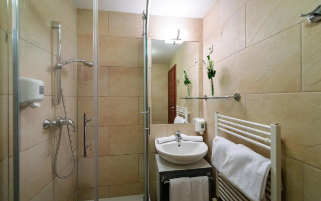 Hotel Yacht Wellness & Business