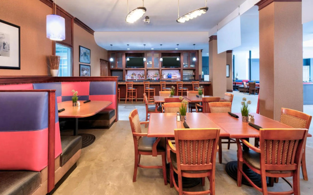 Crowne Plaza Suites Arlington by IHG
