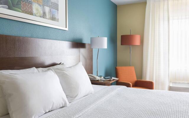 Fairfield Inn & Suites Peru