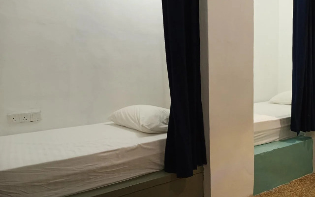 Beds In Garden Hostel Sdn Bhd