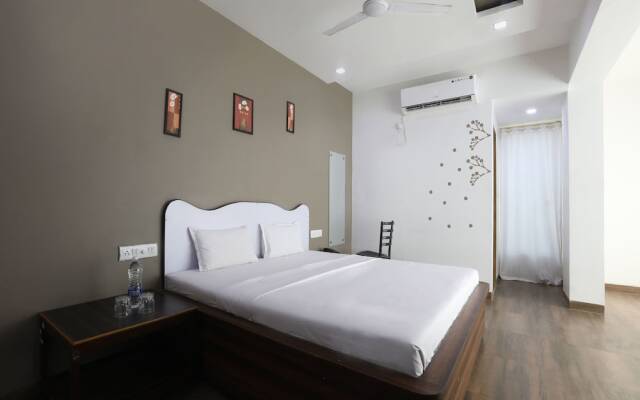 OYO 12817 White house beach resort
