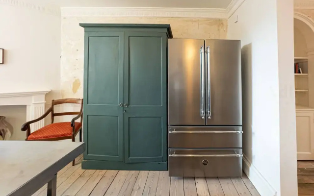 Georgian Luxury Margate Tnhouse Sleeps 11 by Adliv
