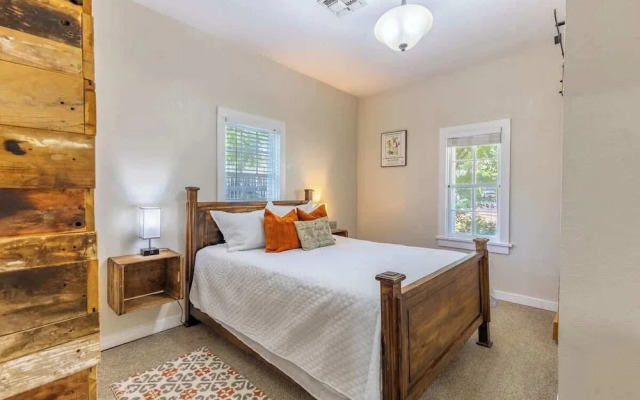 Tristian Suite Walk to Main Street