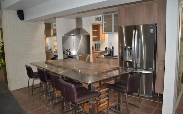 Burleigh Esplanade Beachfront Apartments