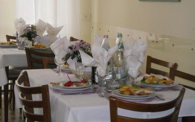 Hotel Lora