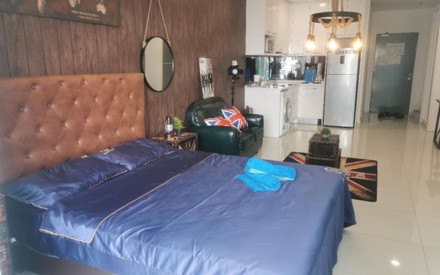 Luxury Deluxe Studios At Mercu Summer Suites