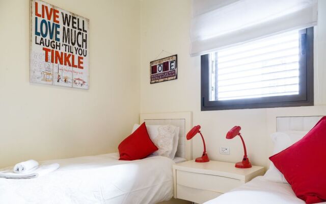 Sea View 5th floor 1 min walk to beach